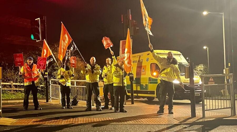 GMB Trade Union - Ambulance unions approached for pay talks after GMB tightens derogations