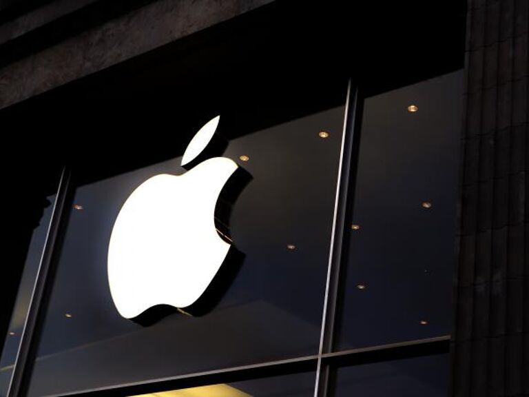 GMB - Apple Workers make history as first in UK to secure union recogntion