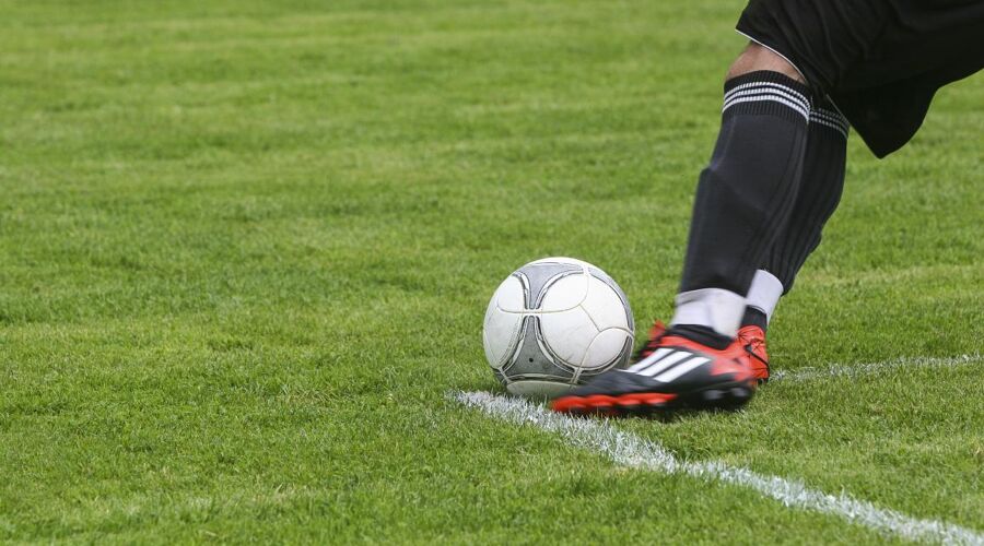 GMB Trade Union - Footballers United to protect 'precarious' players