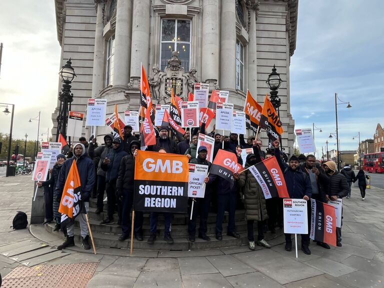 GMB - Christmas chaos across South London streets as traffic wardens strike