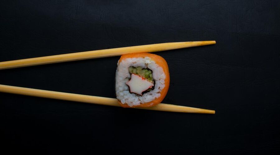 GMB Trade Union - Sushi maker loses tips of fingers in accident then 'sent to hospital in taxi'