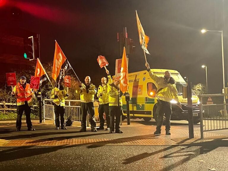 GMB - Firefighter's pay offer shows talks suspend strikes